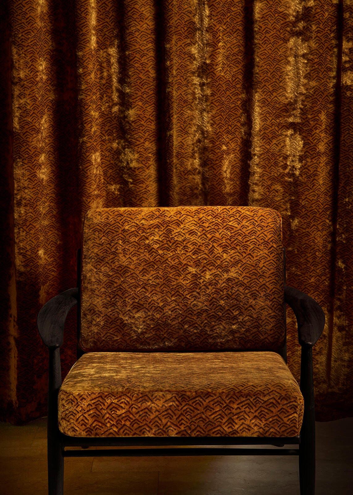 バムパム Fischbacher 1819 Alam 14789 FR 917 | James Dunlop Textiles